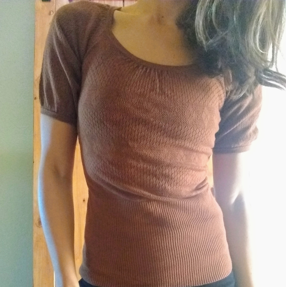 Ribbed short sleeve sweater